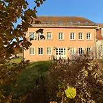 Schlösschen Am Rhinufer