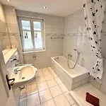 Schlösschen Am Rhinufer 3*