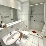 Schlösschen Am Rhinufer Gasthof 3*