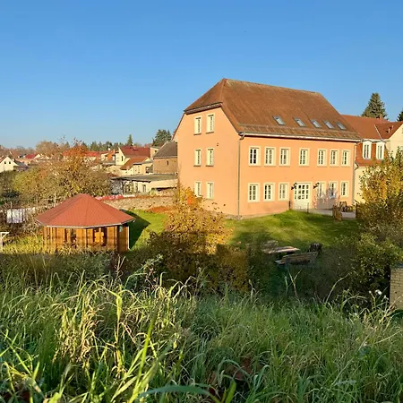 Schloesschen Am Rhinufer 3*