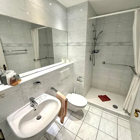 Schloesschen Am Rhinufer Guest house 3*