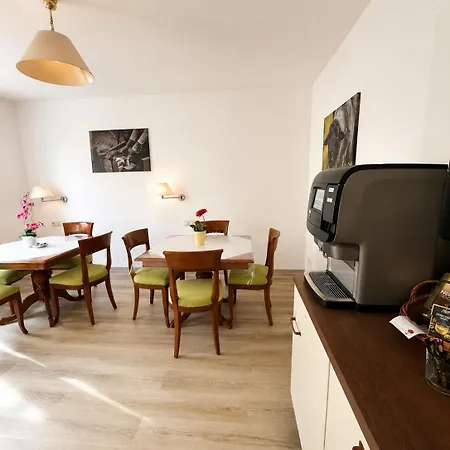 Schloesschen Am Rhinufer Guest house