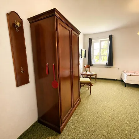 Schloesschen Am Rhinufer 3*