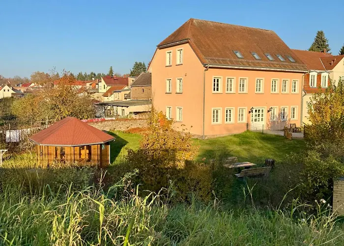 Schloesschen Am Rhinufer 3*