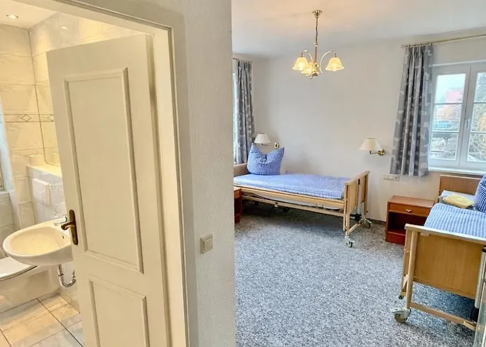 Schloesschen Am Rhinufer 3*