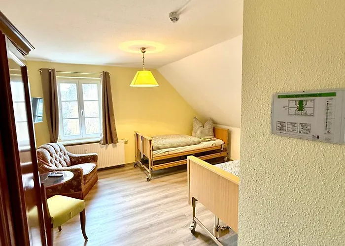 Schloesschen Am Rhinufer